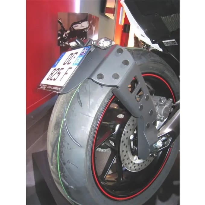Motorfiets kentekenplaat houder vlak bij het wiel Access Design Yamaha Mt09