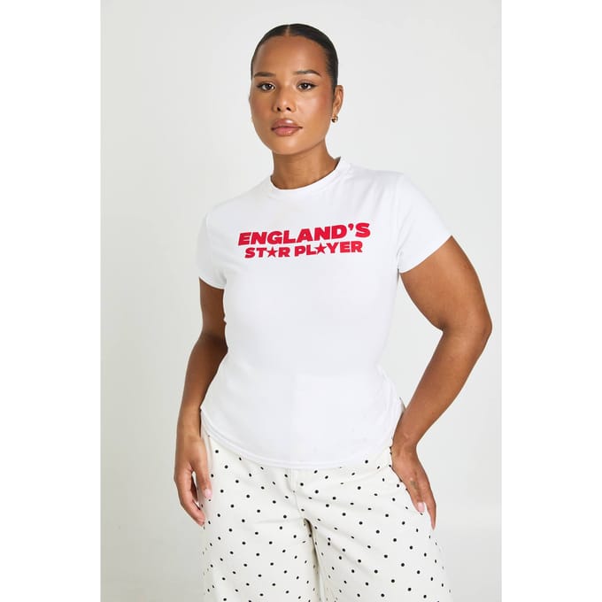 boohoo Dames Plus Engeland's Ster Speler Print Baby Tee | Wit | Maat: 50