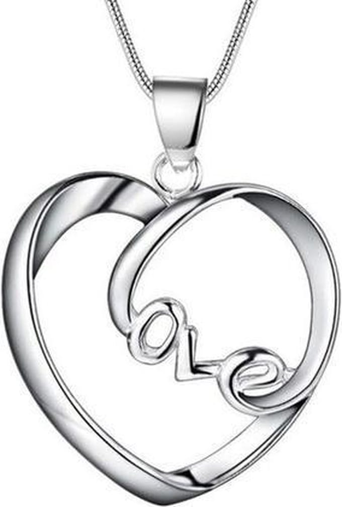 Ketting met hanger Hart en Love zilverkleur.