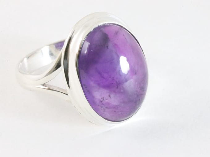 Hoogglans zilveren ring met amethist - maat 20