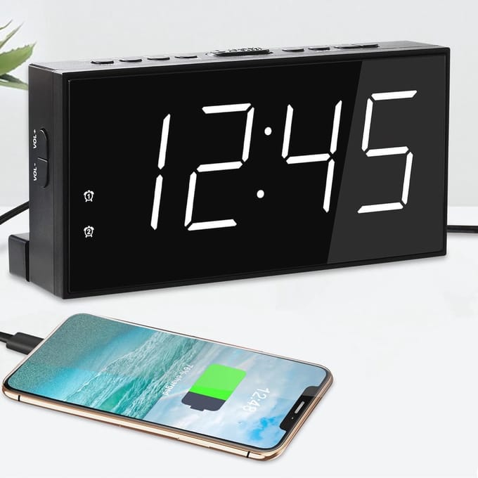 Digitale Wekker met Snooze, Dubbele Alarmfunctie, Instelbare Helderheid en USB-Oplaadpoort