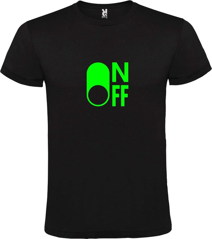 Zwart T-Shirt met “ On/Off Button OFF “ afbeelding Neon Groen Size S