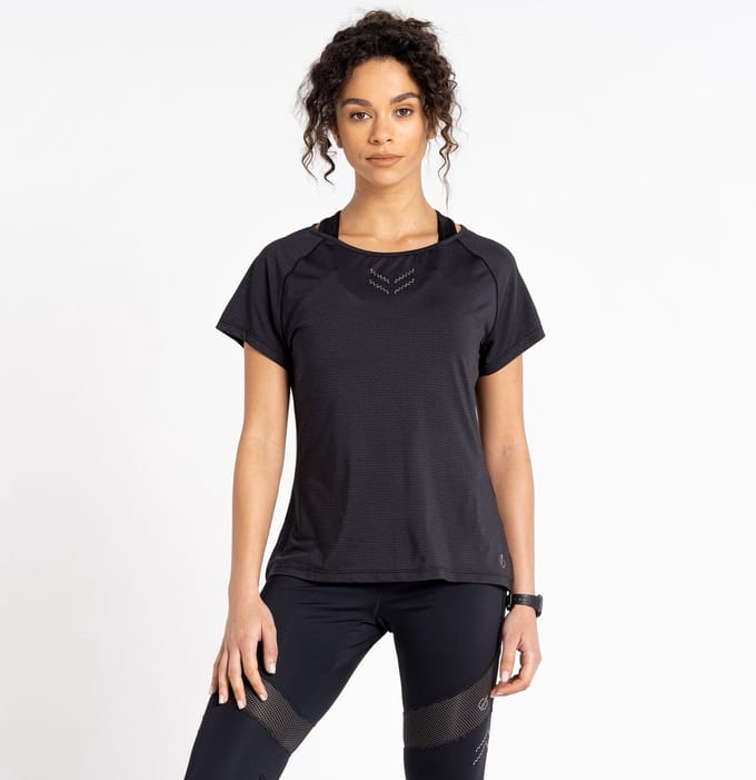 Het Dare2B Crystallize T-shirt met korte mouwen - dames - versierd - Q-Wic Plus - Zwart