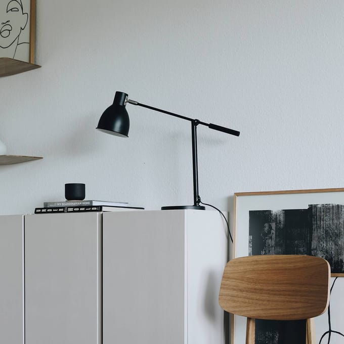 MAULfinja Bureaulamp - Metaal - Zwart - E27 Fitting - Verstelbare Arm - Stijlvol Design - Tafellamp
