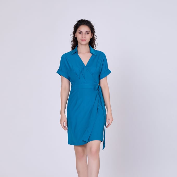 Wikkel minimalistische kleding en Italiaanse kraag