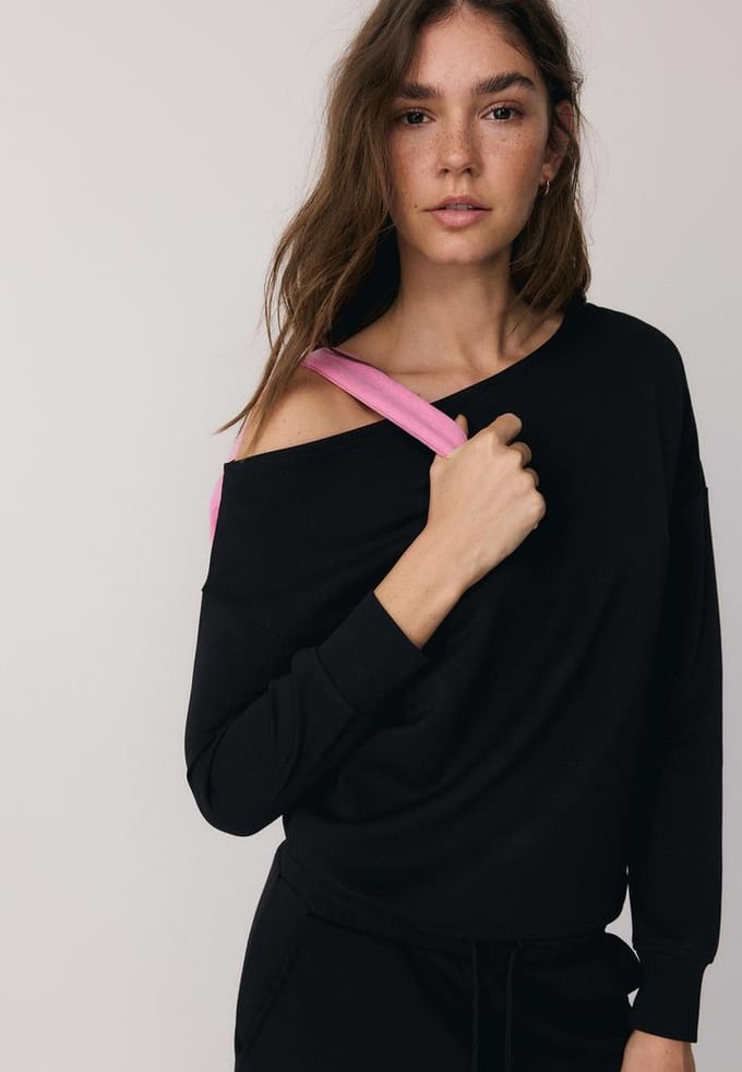 Stradivarius Soft touch sweater met blote schouder  Zwart M