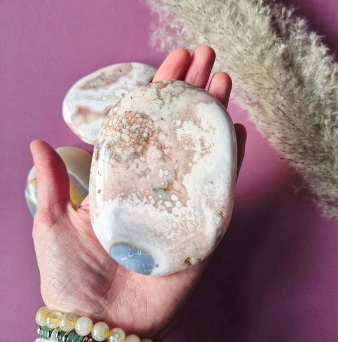 Cherry Blossom Agate Platte Handsteen – ca. 8-10 cm - Palmsteen / Worrystone / Zorgensteen