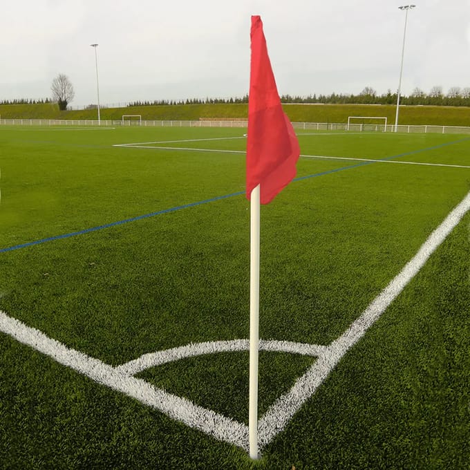 Set van 4 stijve hoekpalen met 4 vlaggen Sporti
