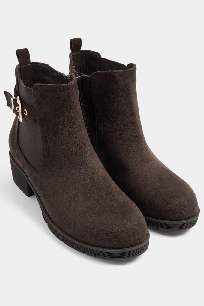 Yours Chocoladebruine Enkellaarsjes Van Imitatie Suède Met Gesp En Stretch In Brede Epasvorm.Size 42E