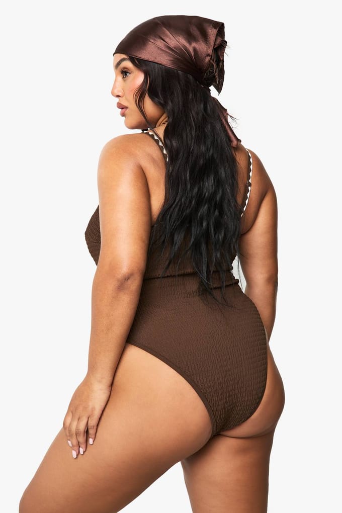 boohoo Dames PLUS CONTRAST STITCH SCOOP BADPAK | Chocolate | Maat: 26