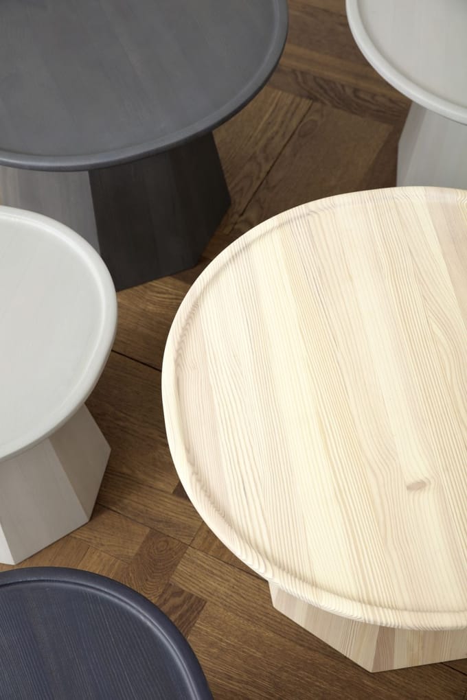 Normann Copenhagen - Pine Bijzettafel - donkerblauw - Ø 45 cm