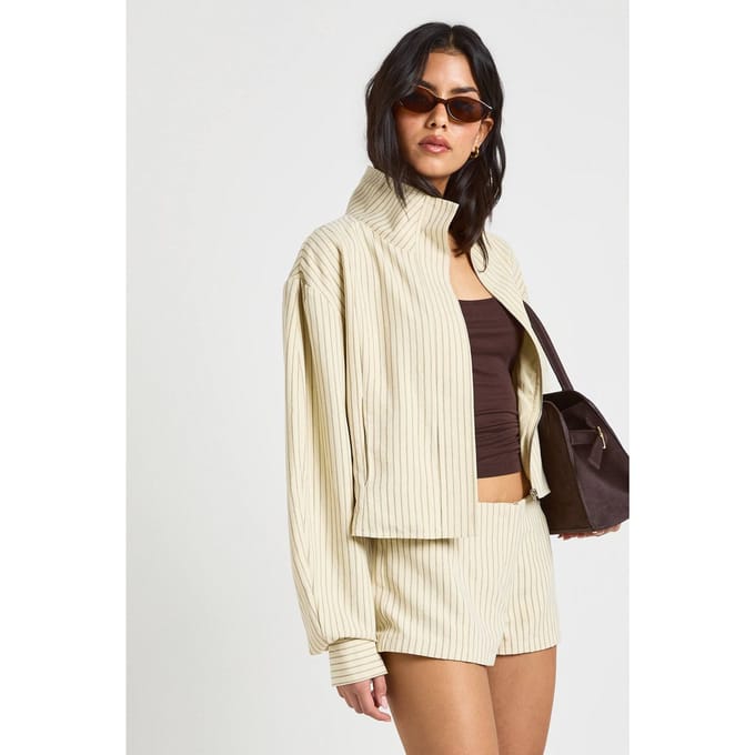 boohoo Dames Gestreepte Getailleerde Short | Ecru | Maat: 42