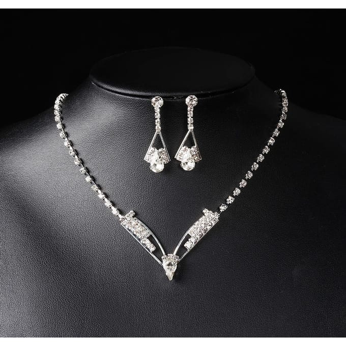 Ensemble élégant de boucles d'oreilles et collier en forme de goutte d'eau avec diamants, ensemble de bijoux de mariée classique en deux pièces argenté