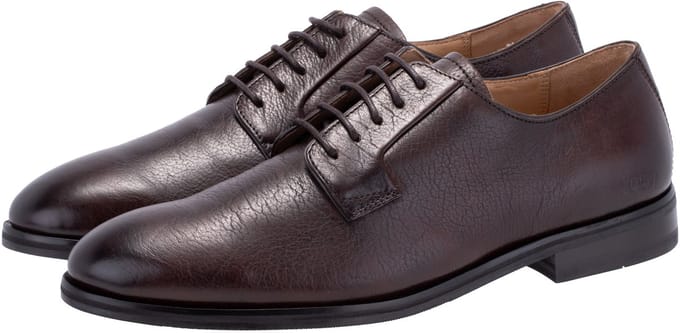 Derby schoenen van leer met vetersluiting en labeldetail