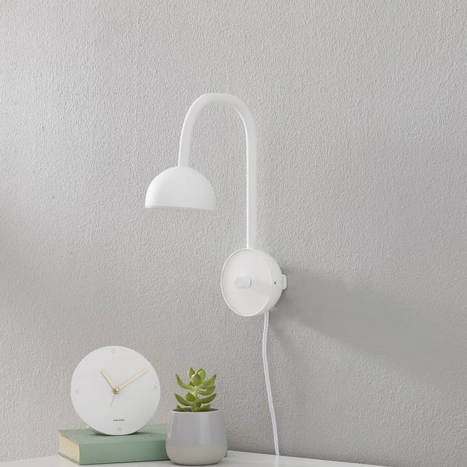 Northern Blush LED wandlamp, wit