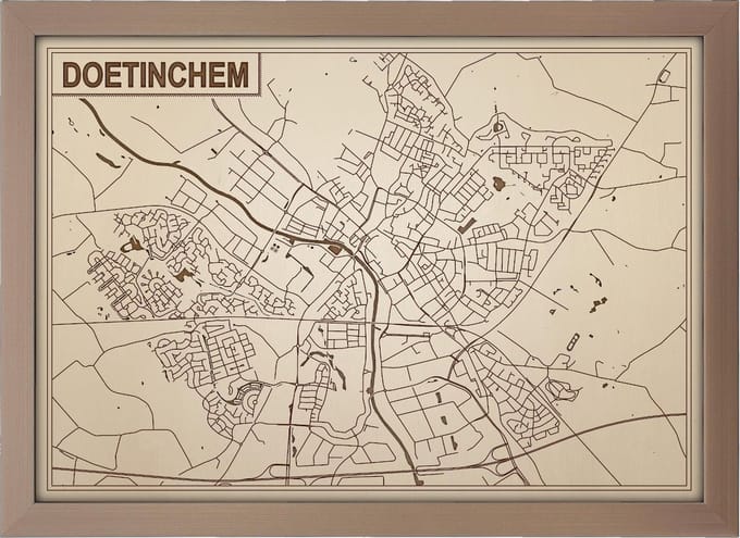 Decoratief Beeld - Houten Van Doetinchem - Hout - Bekroned - Bruin - 21 X 30 Cm