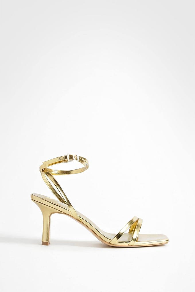 boohoo Dames Wide Fit Double Strap Flat Heel Sandals | Goud | Maat: 41