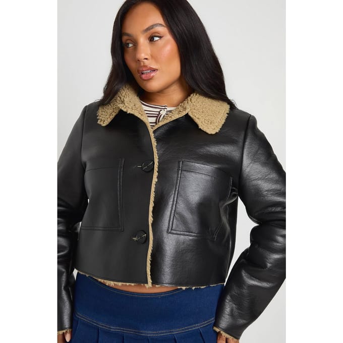boohoo Dames PLUS JAS MET TEDDY DETAIL | Brown | Maat: 18