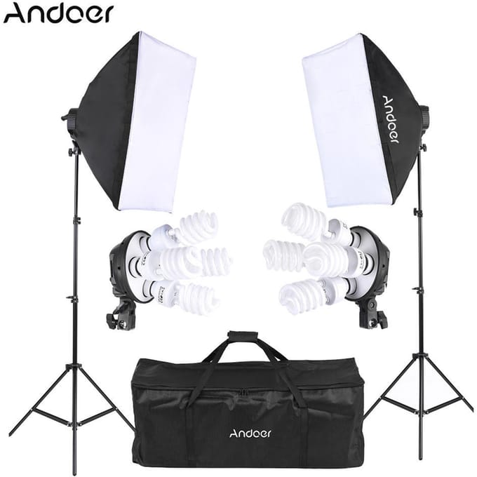 Andoer Studio Fotoverlichting Kit met 2 * Softbox Celsius 2 * 4-in-1 Lampvoet Celsius 8 * 45W Lamp Celsius 2 * Statief Celsius 1 * Draagtas U black