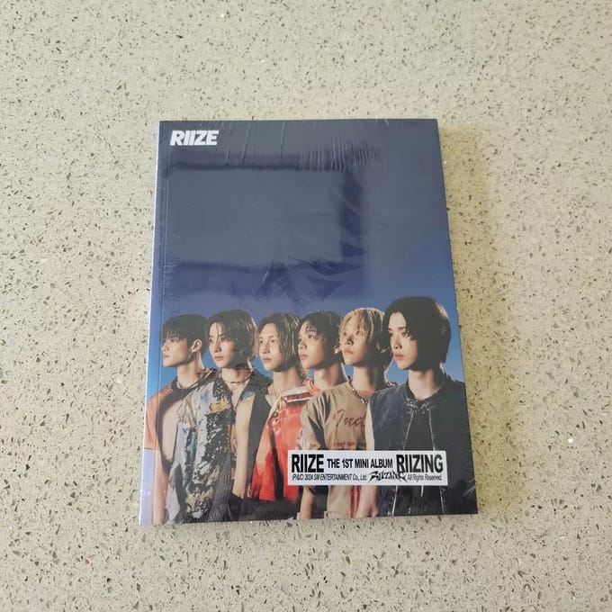 RIIZE - [RIIZING] 1er Mini Album LIVRE PHOTO Ver.C