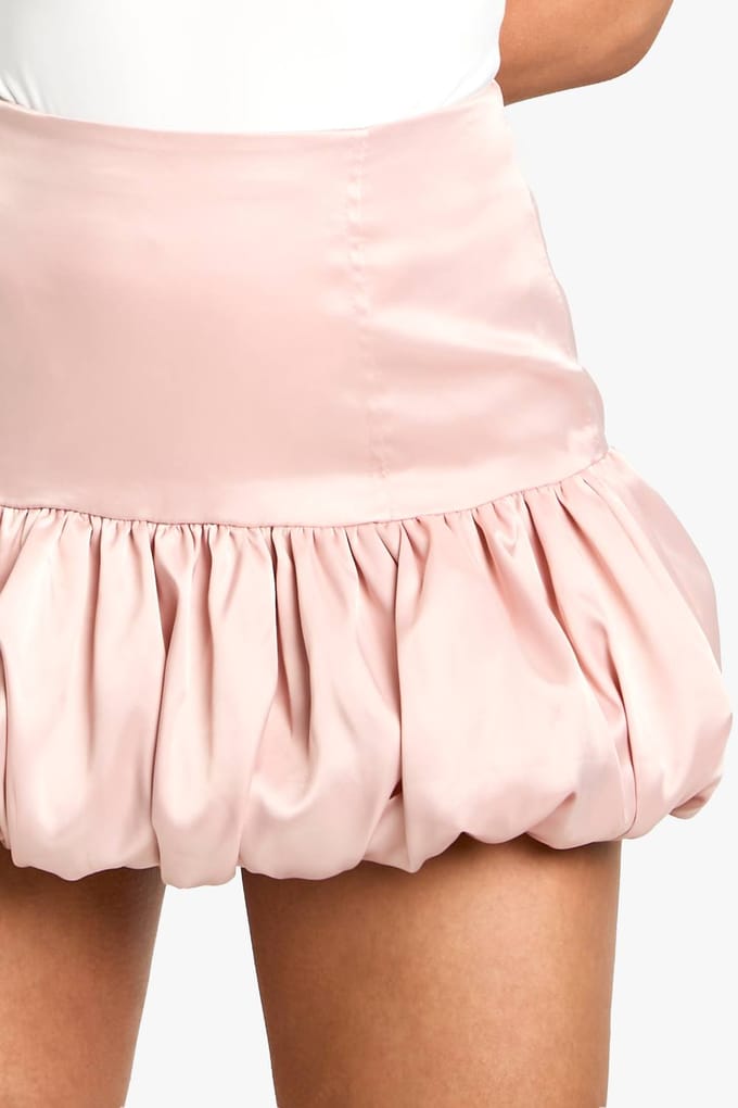 boohoo Dames Satijn Puffball Mini-Rok | Blush | Maat: 40