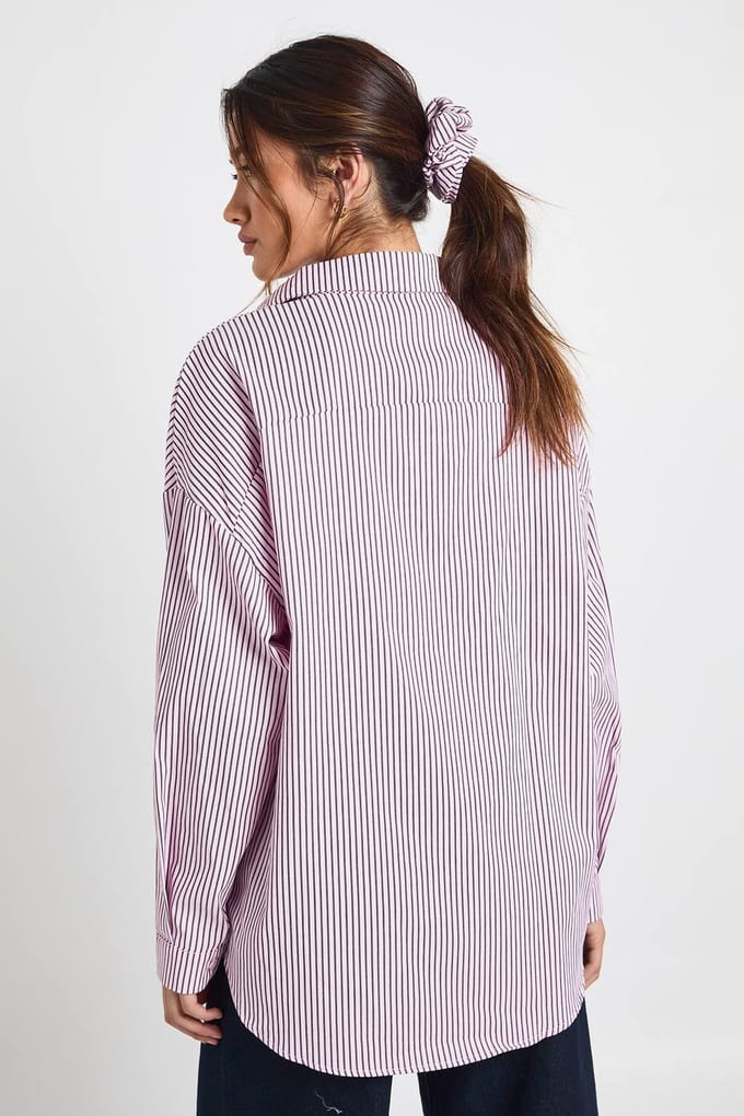 boohoo Dames Streepte oversized shirt & scrunchie set | Pink | Maat: 6