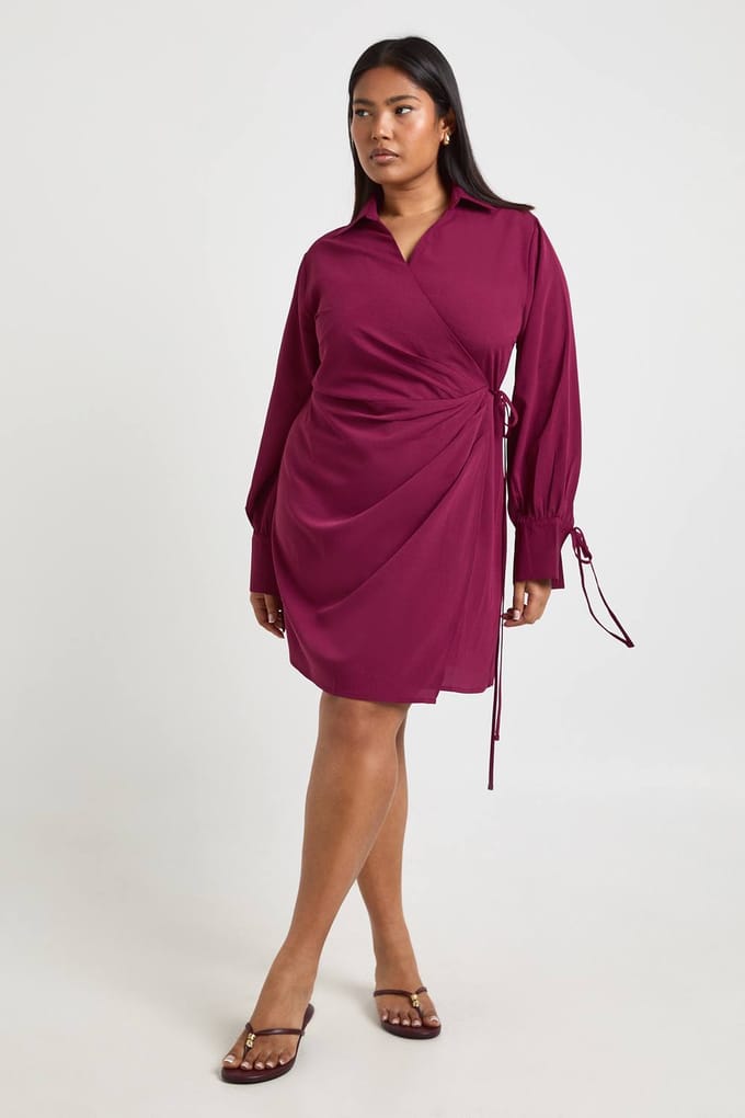 boohoo Dames Plus Geweven Wikkel Strik Midaxi Jurk | Pruim | Maat: 48