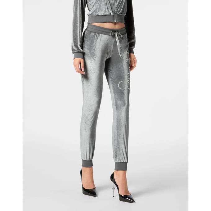 Broek Signature