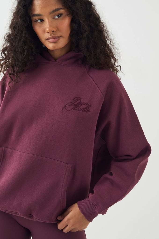 Dames DSGN Studio Contrast Script Oversized Hoodie | Pruim | Maat: Small