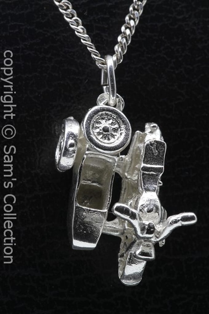 Zilveren Motoguzzi motor zijspan ketting hanger