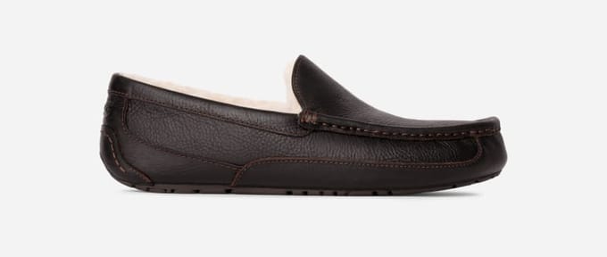 UGG® Ascot Slipper for Men in Dark Spice, Size 7, Leather/Wool