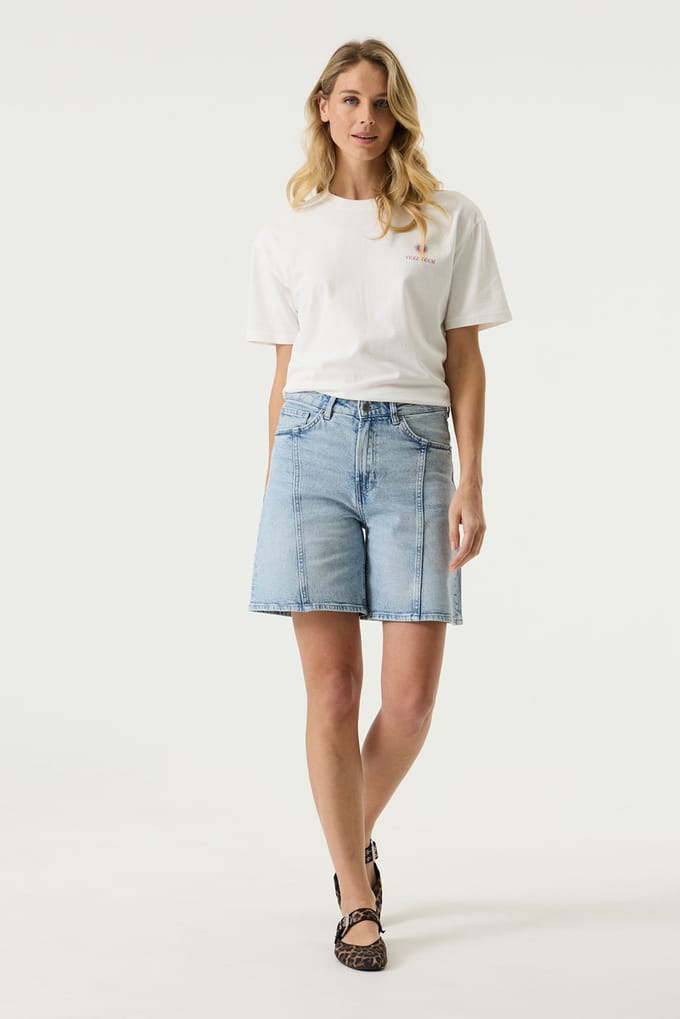 Yezz jody short mom fit light used