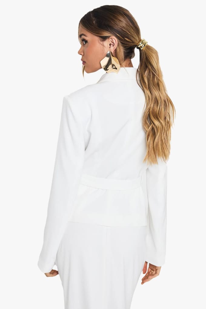 boohoo Dames Occasion Getailleerde Getailleerde Blazer met Riem | Ivoor | Maat: 40