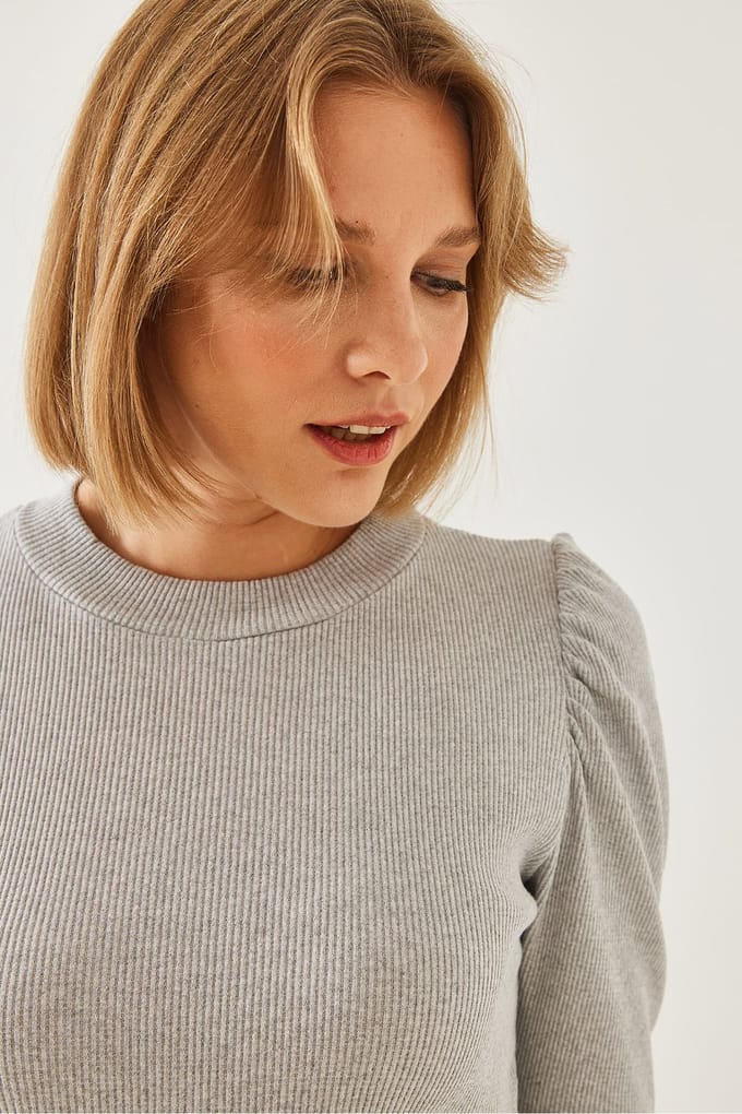 Draperige Basis Top met Detail