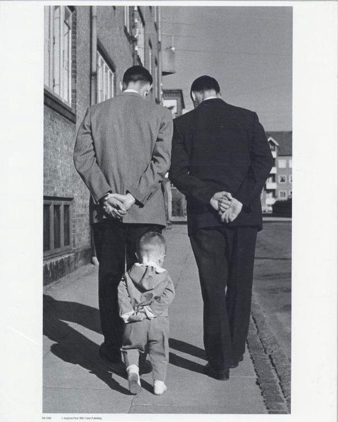 Mini zwart-wit poster - Walking Around - Keystone Paris - 24x30 cm