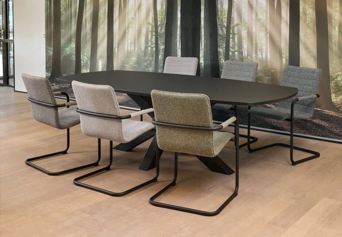 Deens ovaal 240x120cm met spinvoetframe bladkleur Halifax Eiken