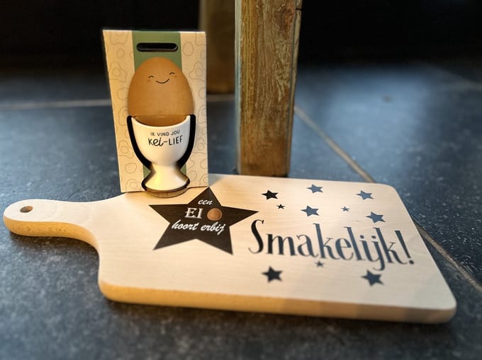 Creaties van Hier - Serveerplankje met eierdop - Lief - Hout - Ontbijt - Valentijnsdag