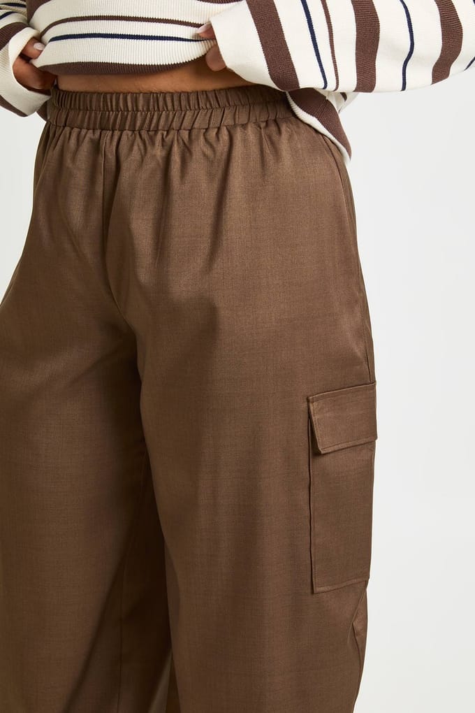 boohoo Dames Plus geweven ballonbroek met elastische tailleband | Chocolate | Maat: 16