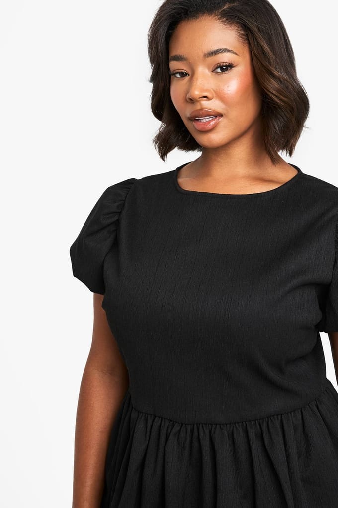 boohoo Dames PLUS VERSTEVIGDE GETEXTUREERDE PUFFBALL SKATERJURK | Black | Maat: 18
