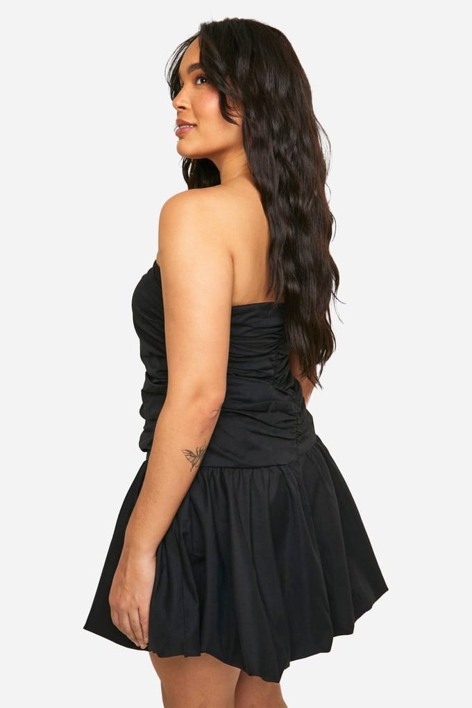 boohoo Dames Plus Gerafelde Bandeau Puff Ball Mini Jurk | Zwart | Maat: 56