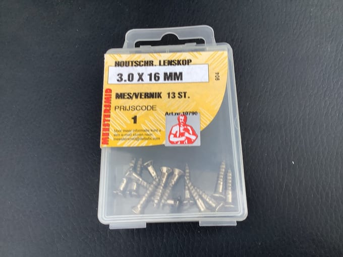 Schroeven 3.0 x 16mm. Lang. Lenskop. Messing vernikkeld. 13 stuks hout schroeven. Meestersmid
