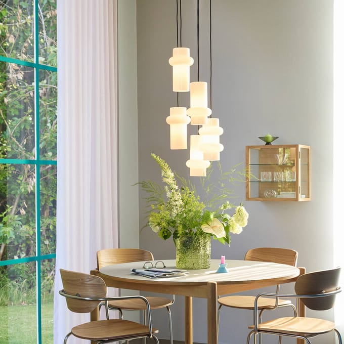 Hübsch Hanglamp Pilule Down, mat wit, Ø 15 cm, glas
