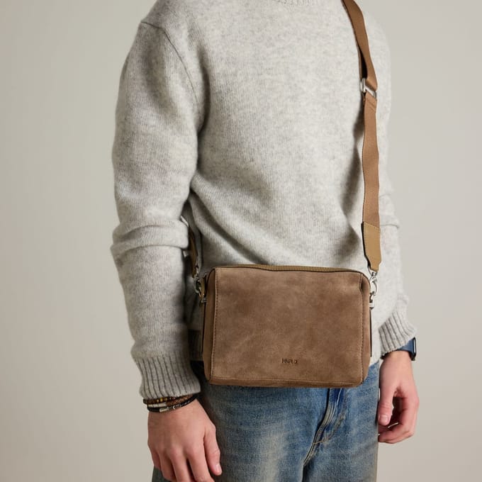 Manfield - Taupe suède unisex schoudertas