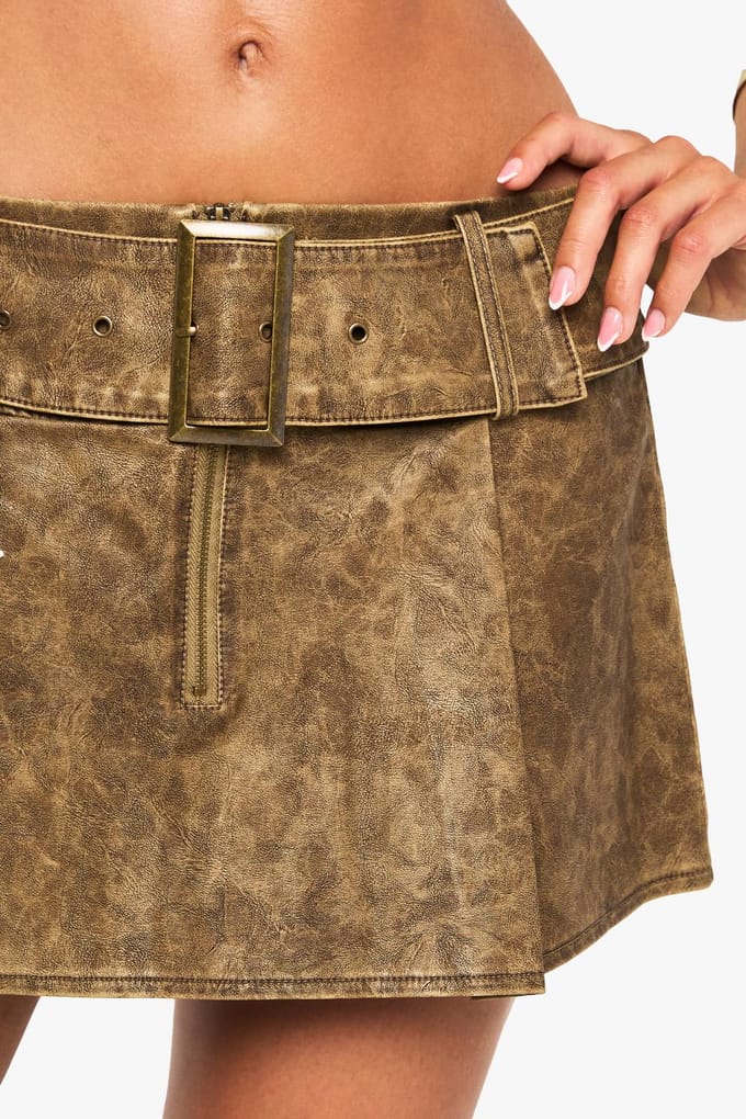 boohoo Dames Gewassen PU Mini Rok met Ceintuur | Vintage Was | Maat: 40