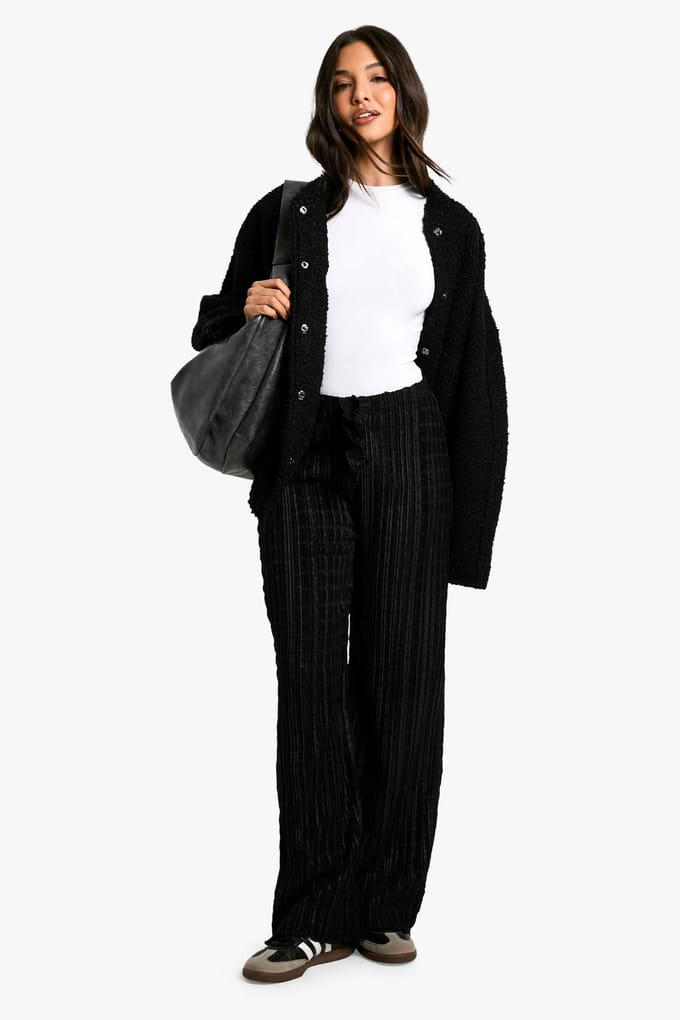 boohoo Dames Trekkoord-broek met gerimpelde textuur | Zwart | Maat: 34