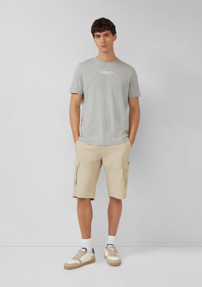 Bermuda met cargopockets en decoratieve uitsparingen voor riemlussen s.Oliver File