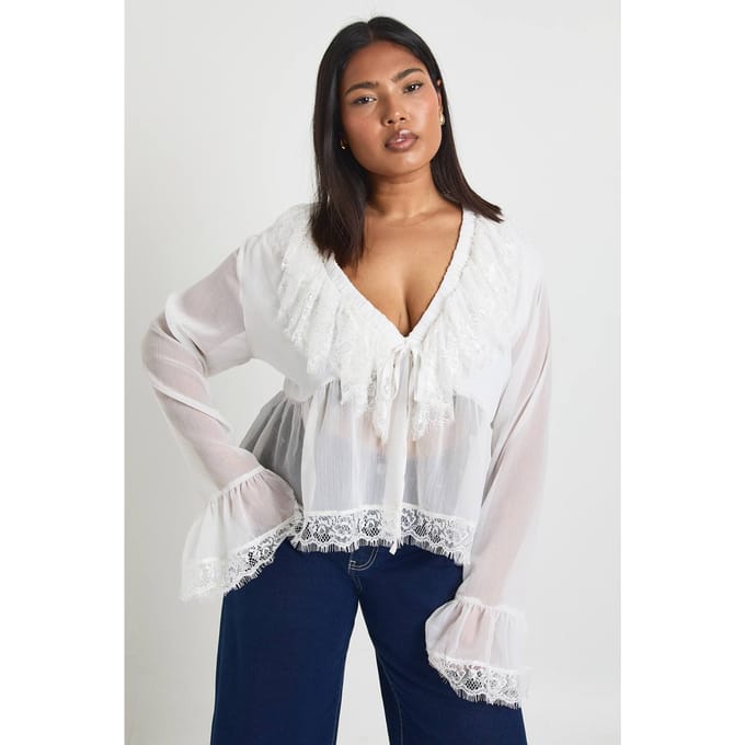 boohoo Dames Plus Chiffon Blouse Met Kanten Afwerking En Ruches | Wit | Maat: 46