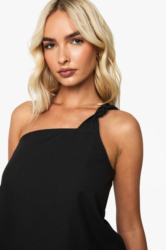 boohoo Dames Linnen knoopdetail one-shoulder crop | Zwart | Maat: 34