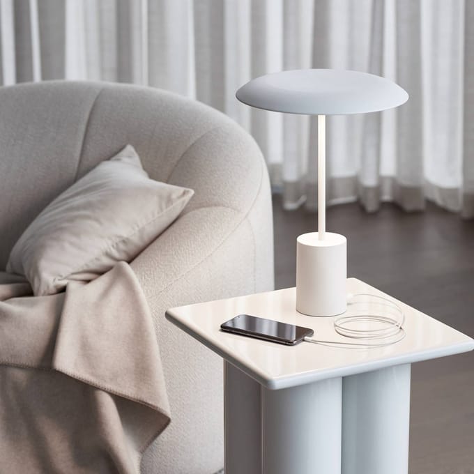 Beacon Lighting Beacon LED tafellamp Smith, wit, metaal, USB-poort