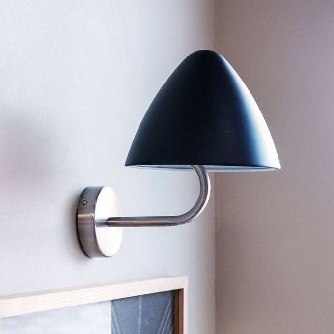 Dyberg Larsen Oulu Wandlamp Zwart/ Geborsteld Staal